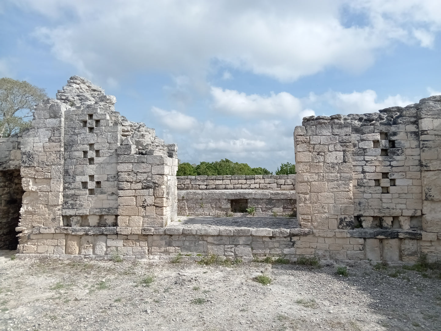 Tour to the Mayan Ruins of Becan in Campeche from Bacalar