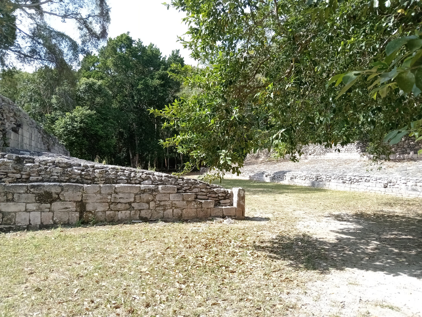 Tour a Las Ruinas Mayas De Becan en Campeche desde Bacalar