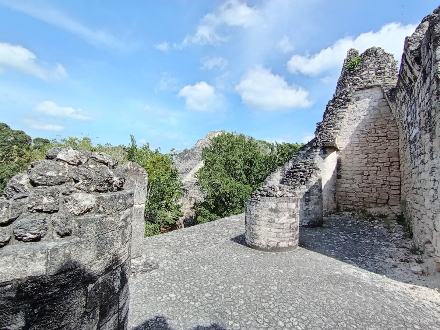 Tour a Las Ruinas Mayas De Becan en Campeche desde Bacalar